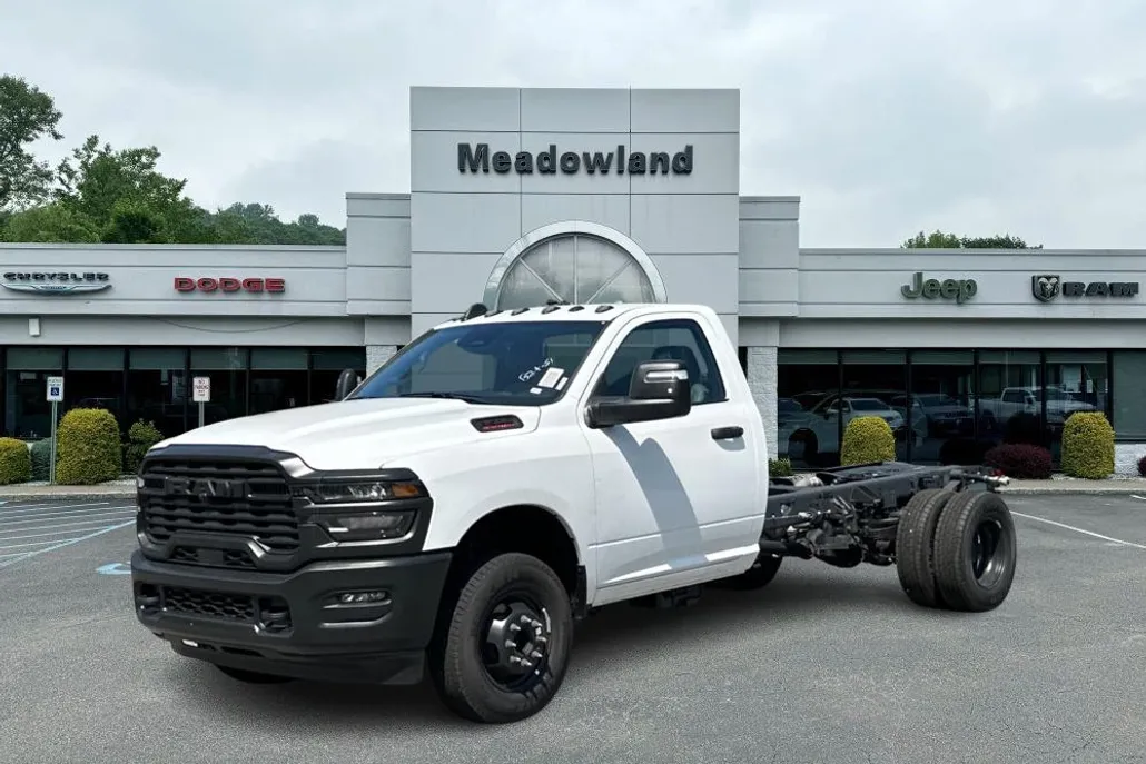 2025 Ram 3500 Tradesman photo 1