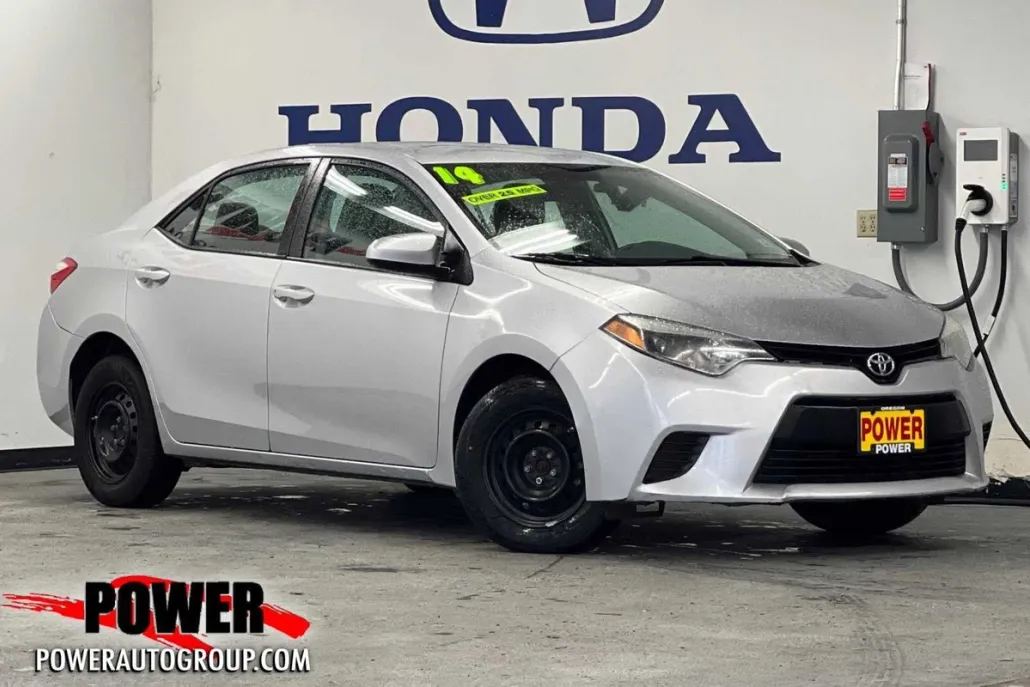2014 Toyota Corolla L photo 1