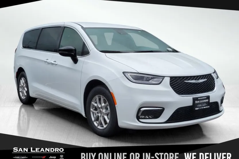 2025 Chrysler Pacifica photo 1