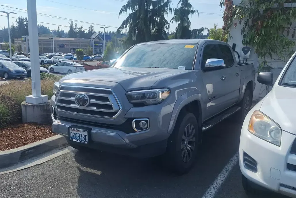 2021 Toyota Tacoma Limited V6 photo 1