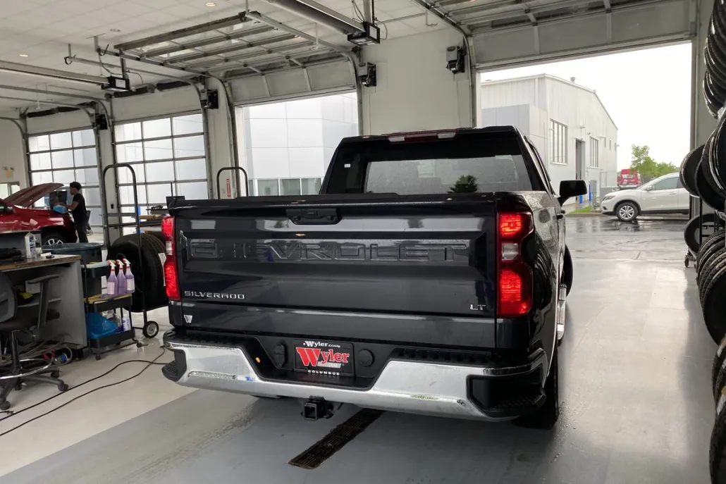 2023 Chevrolet Silverado 1500 LT1 photo 1