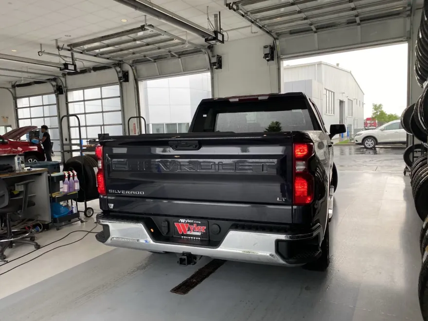 2023 Chevrolet Silverado 1500 LT1 photo 1
