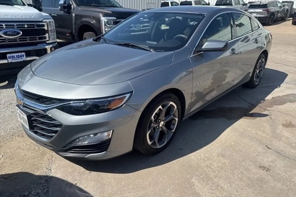 2024 Chevrolet Malibu 1LT photo 1