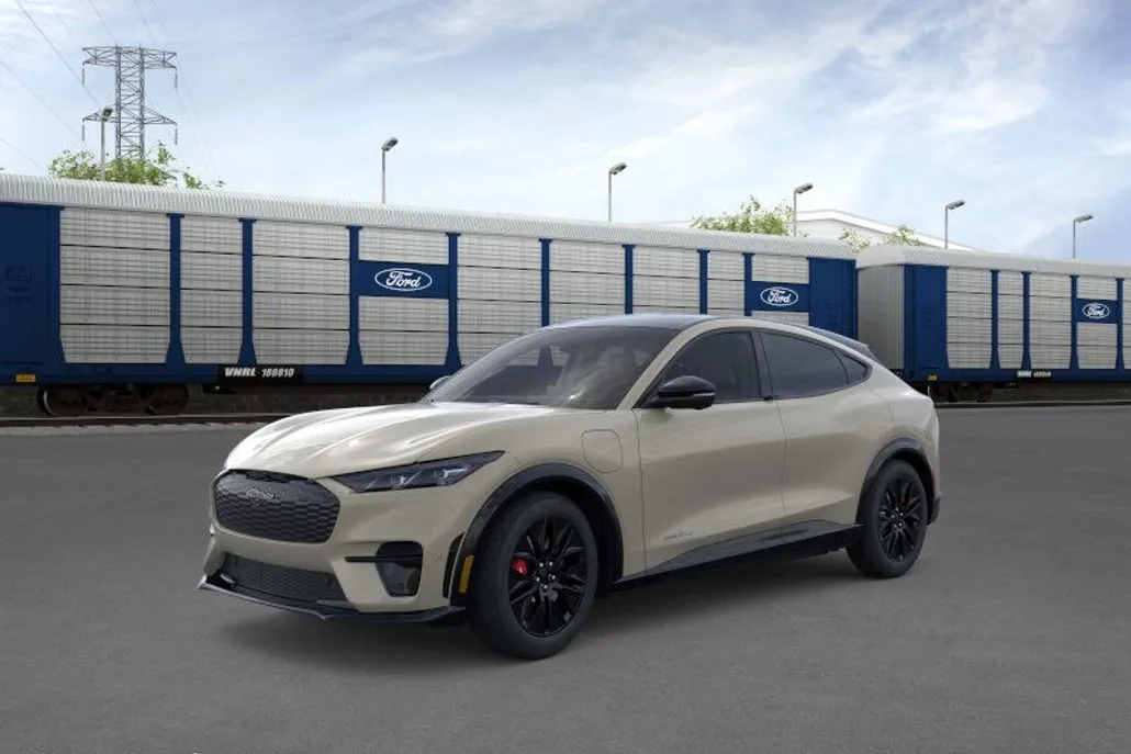 2025 Ford Mustang Mach-E Premium photo 1
