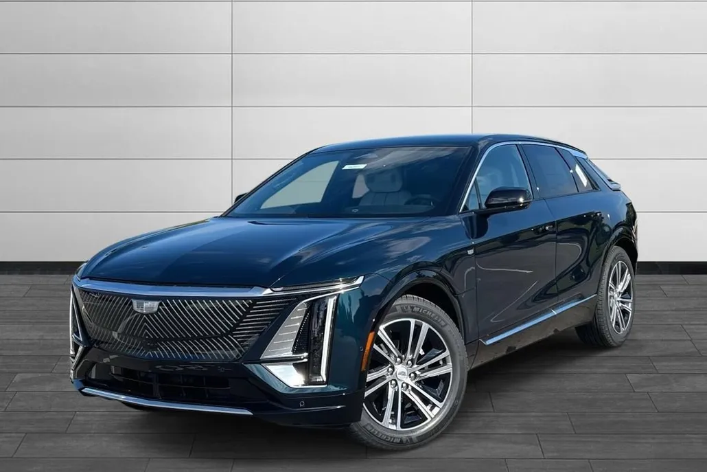 2025 Cadillac Lyriq Luxury photo 1