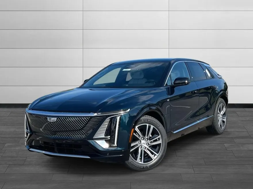 2025 Cadillac Lyriq Luxury photo 1