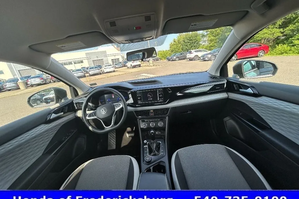 2022 Volkswagen Taos S photo 1
