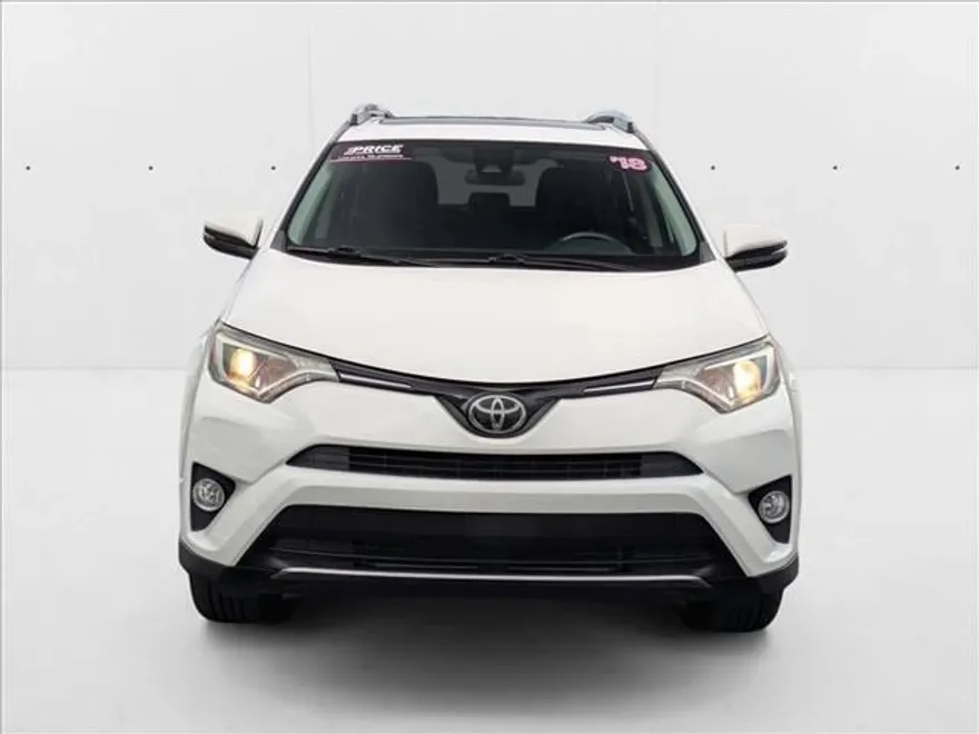 2018 Toyota RAV4 XLE photo 1
