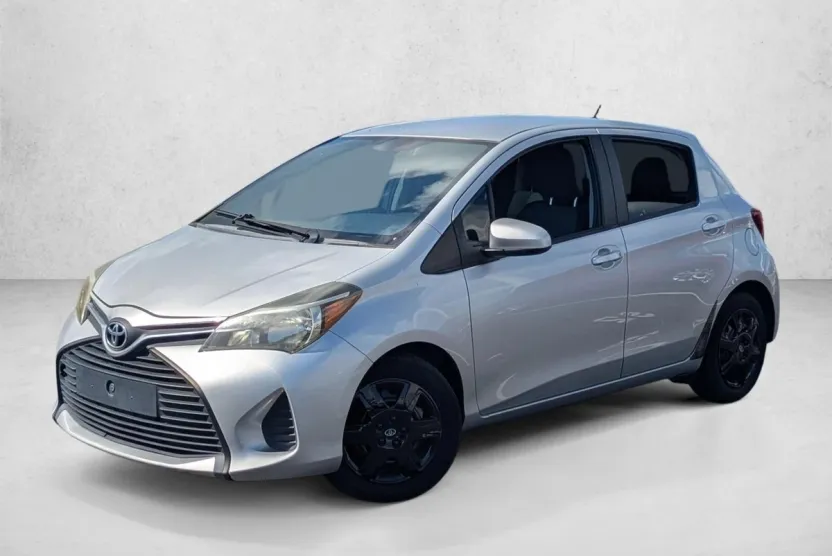 2017 Toyota Yaris L photo 1