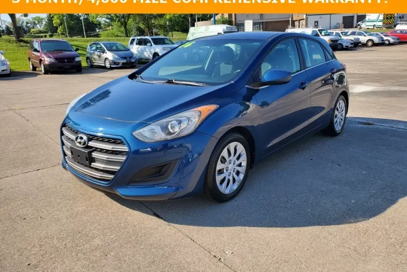 2016 Hyundai Elantra GT Base photo 1