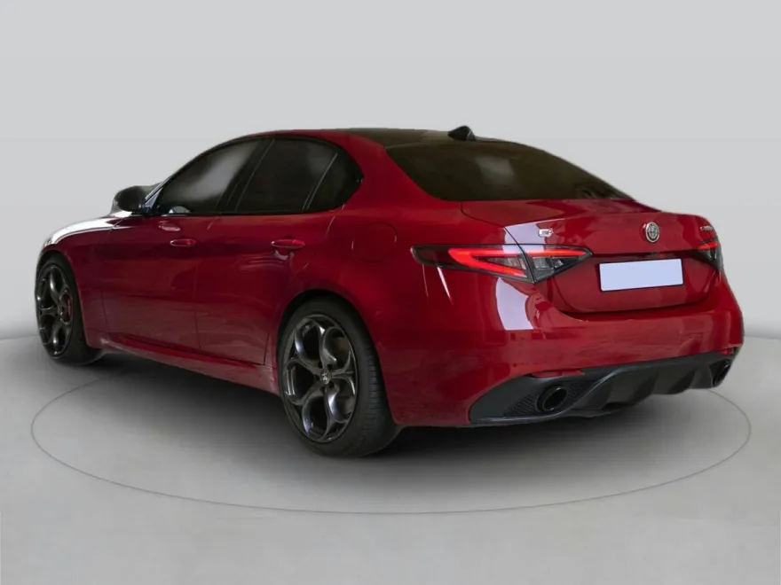 2025 Alfa Romeo Giulia photo 1