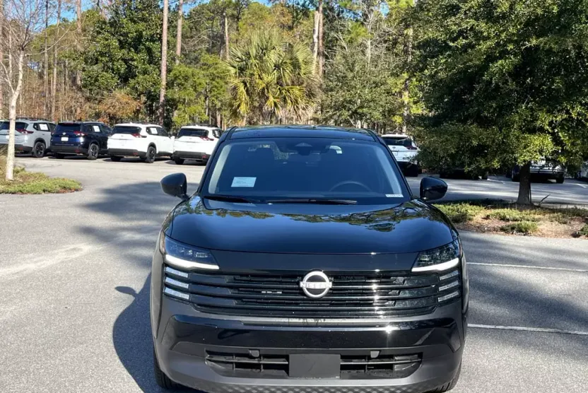 2025 Nissan Kicks SV photo 1