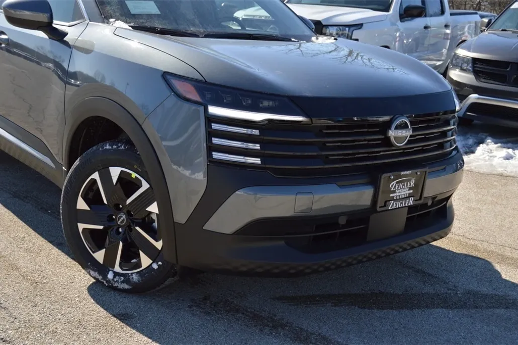 2025 Nissan Kicks SV photo 1