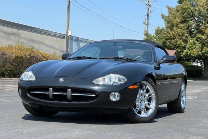 2001 Jaguar XK 8 Convertible photo 1