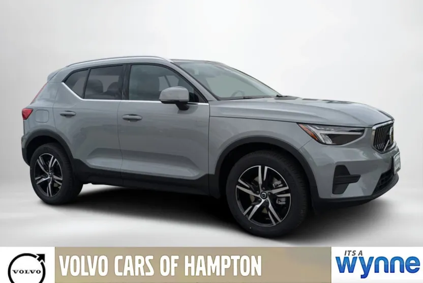 2025 Volvo XC40 Core photo 1