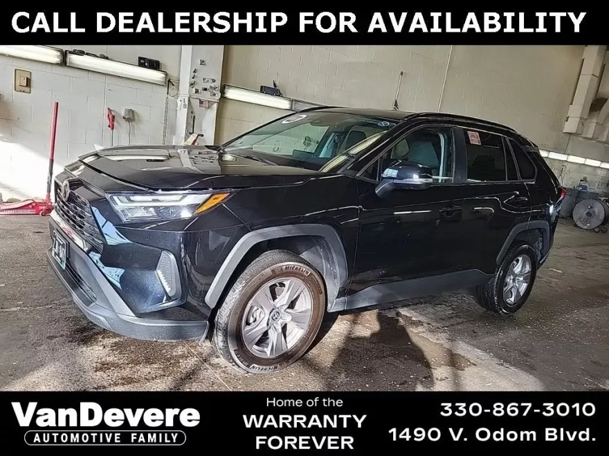 2023 Toyota RAV4 XLE photo 1