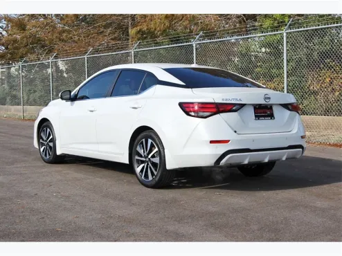 2025 Nissan Sentra SV photo 4