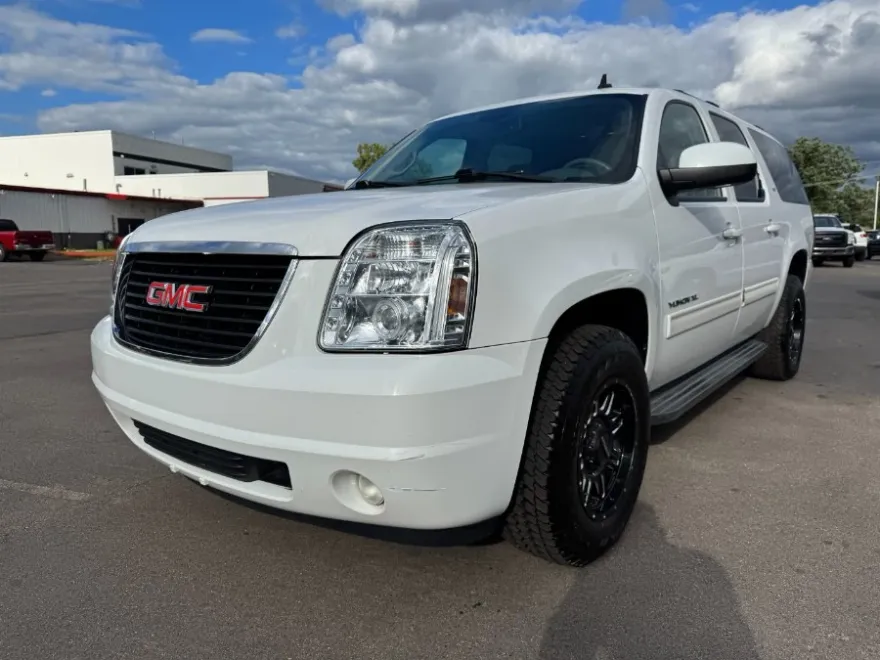 2010 Gmc Yukon XL 1500 SLT photo 1