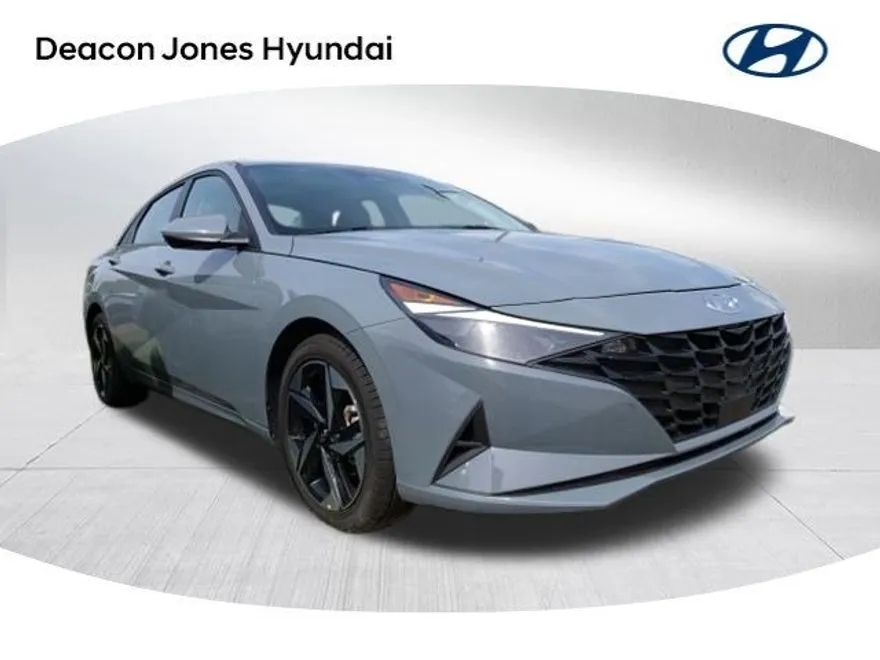 2023 Hyundai Elantra SEL photo 1