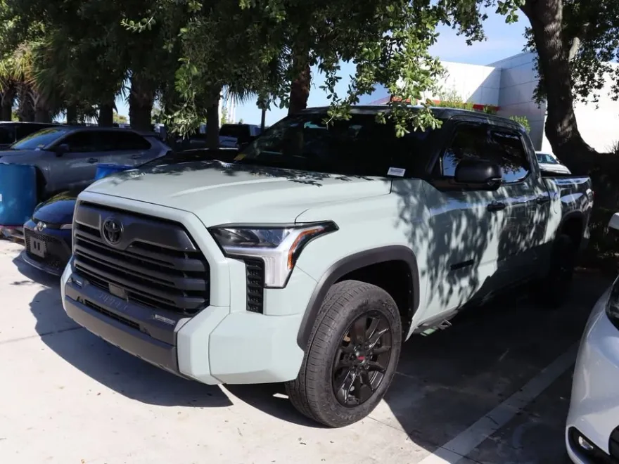 2024 Toyota Tundra SR5 photo 1