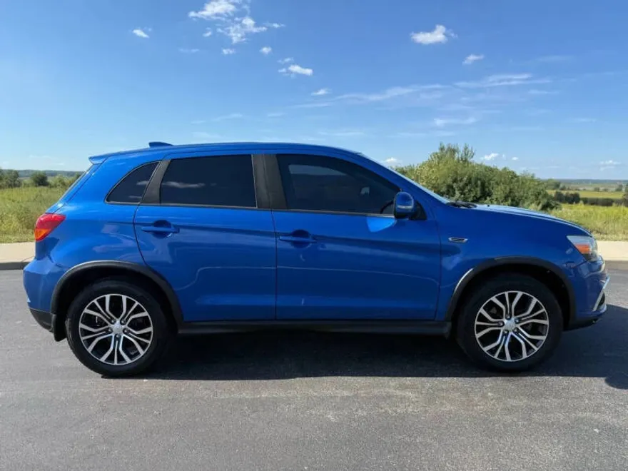 2019 Mitsubishi Outlander Sport ES photo 1
