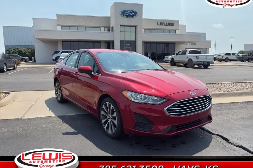 2020 Ford Fusion SE photo 1
