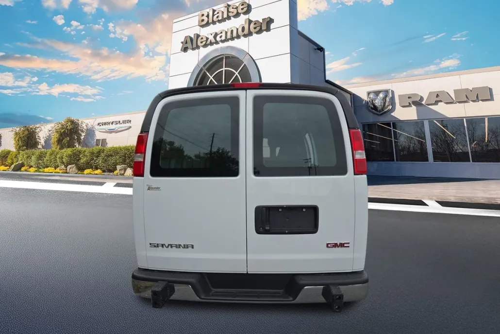 2023 Gmc Savana Cargo 2500 photo 1