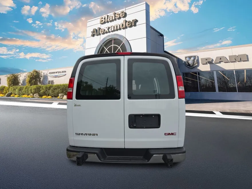 2023 Gmc Savana Cargo 2500 photo 1