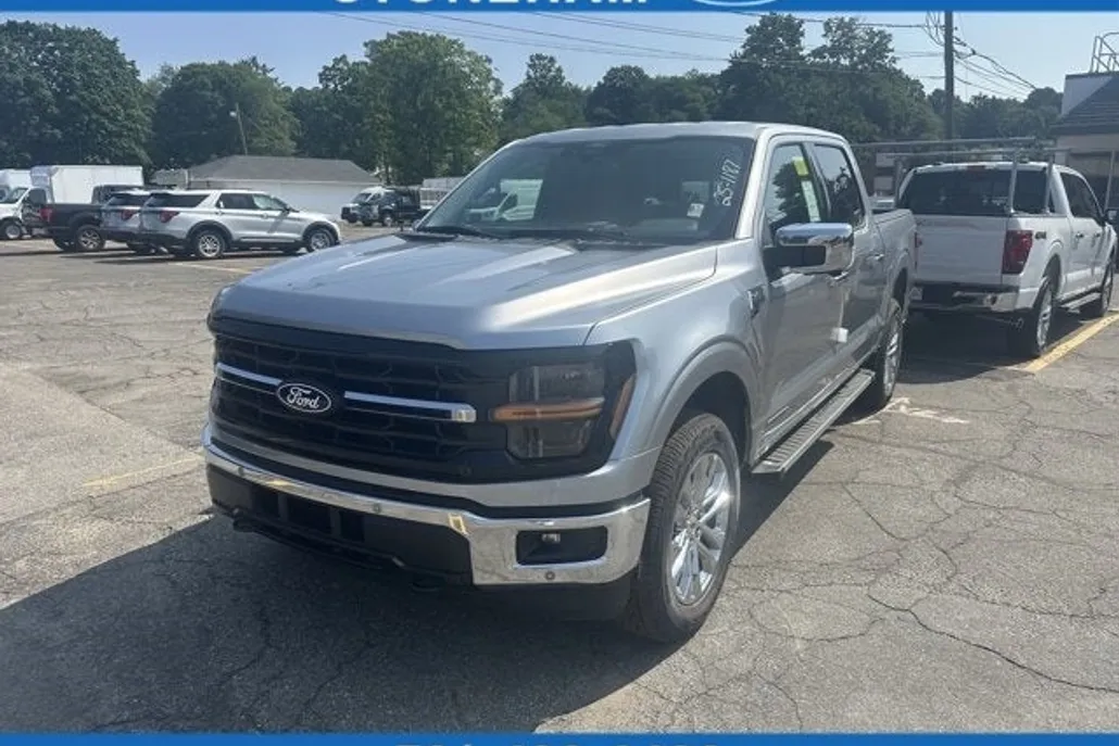 2025 Ford F-150 XLT photo 1