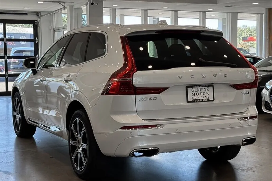 2019 Volvo XC60 T5 Inscription photo 1