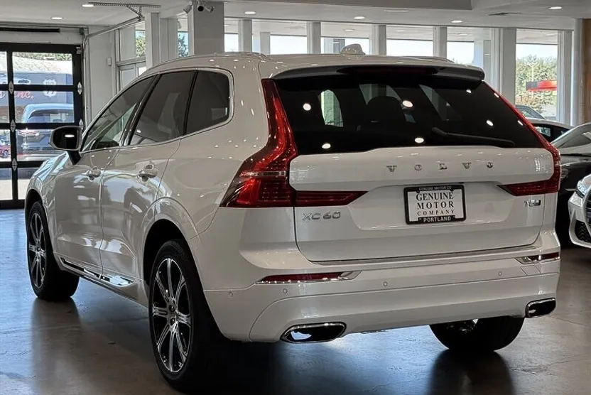 2019 Volvo XC60 T5 Inscription photo 1