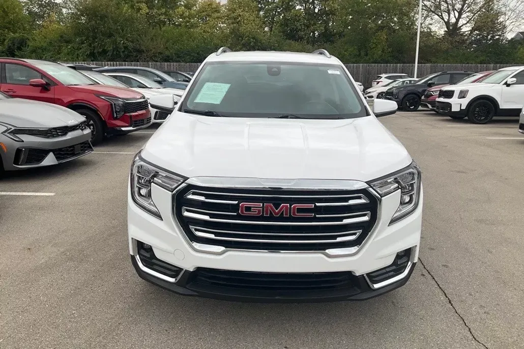 2024 Gmc Terrain SLT photo 1
