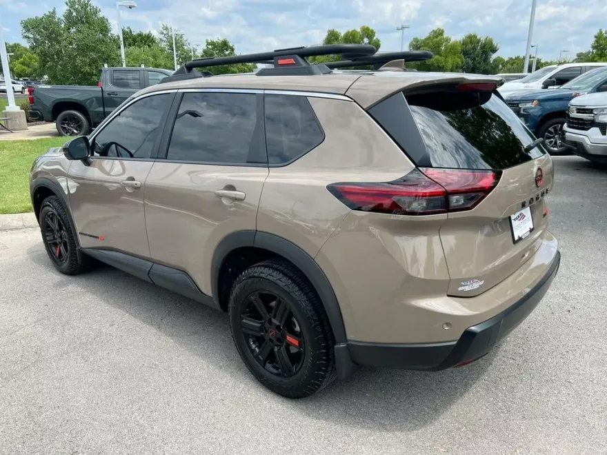 2025 Nissan Rogue photo 1