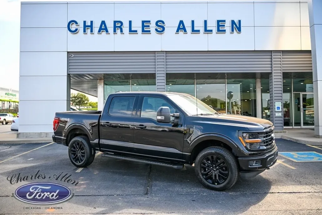 2025 Ford F-150 XLT photo 1
