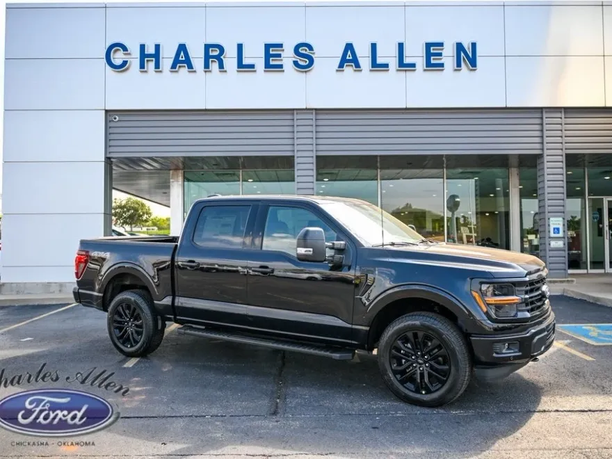 2025 Ford F-150 XLT photo 1