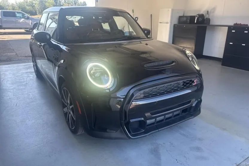 2022 Mini Cooper 4 Door Hardtop S photo 1