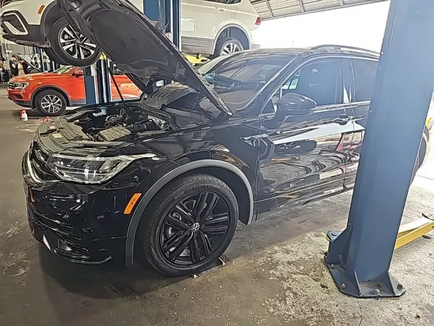 2022 Volkswagen Tiguan SE R-Line Black photo 1