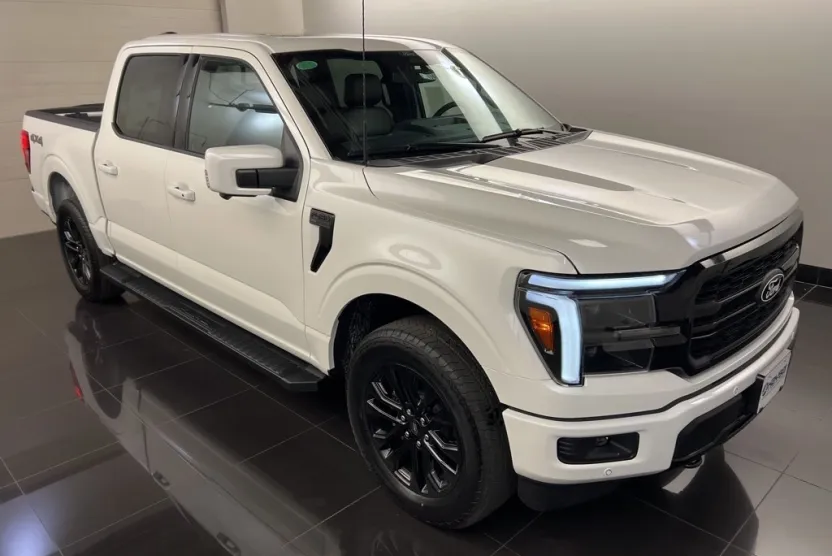 2025 Ford F-150 Lariat photo 1