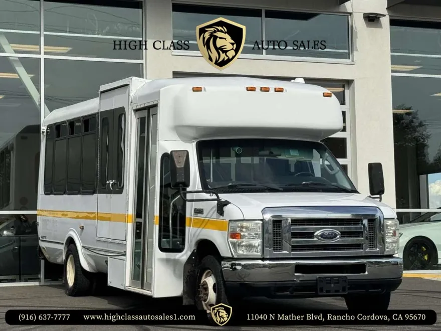 2011 Ford E-450 photo 1