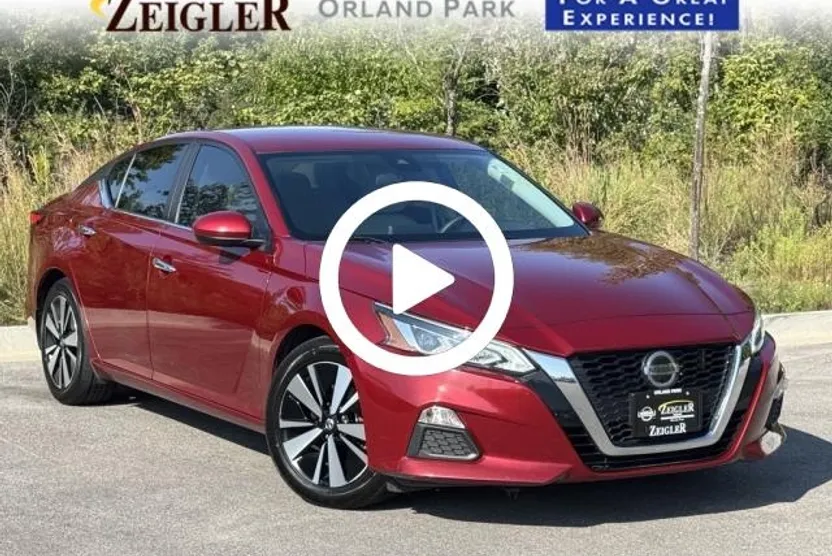 2022 Nissan Altima 2.5 SV photo 1