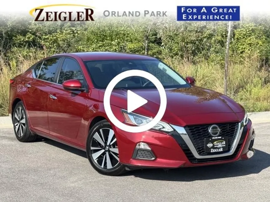 2022 Nissan Altima 2.5 SV photo 1