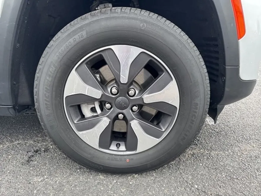 2022 Jeep Cherokee Limited 4xe photo 1