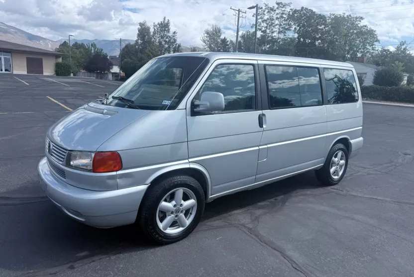 2002 Volkswagen EuroVan GLS photo 1