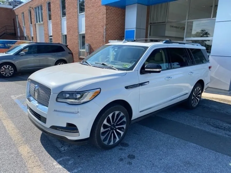 2022 Lincoln Navigator L Reserve photo 1