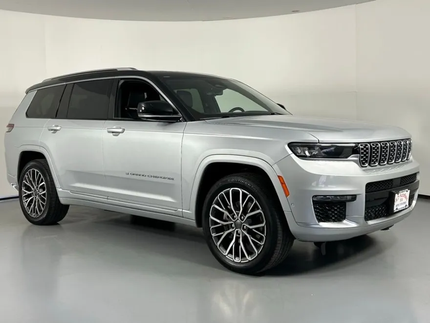 2021 Jeep Grand Cherokee L Summit photo 1