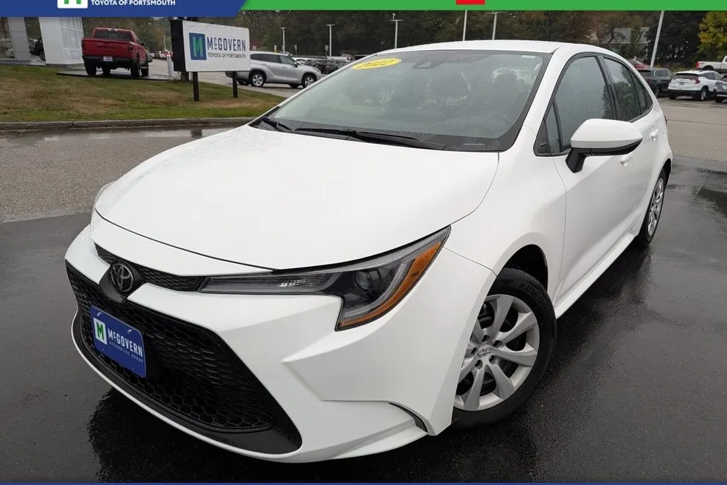 2022 Toyota Corolla LE photo 1