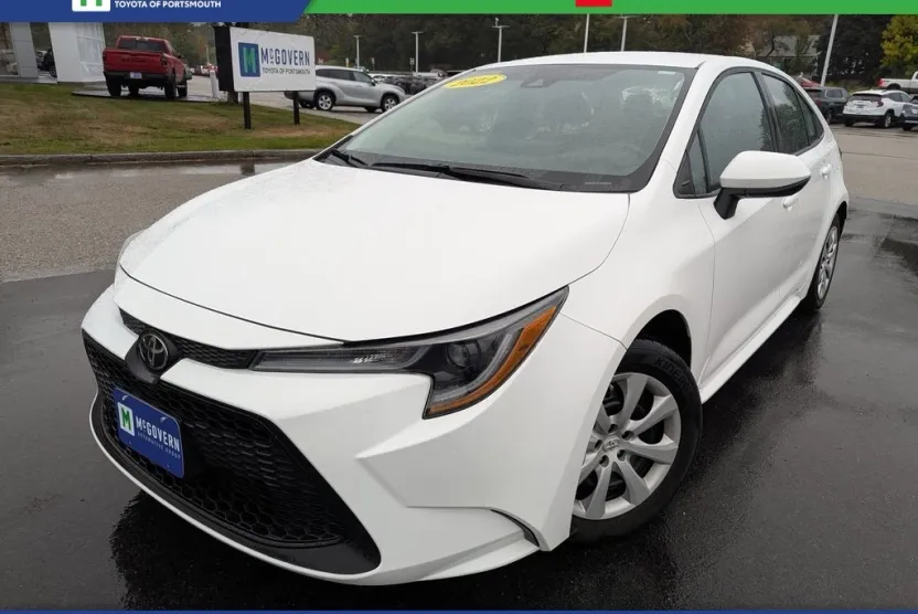 2022 Toyota Corolla LE photo 1