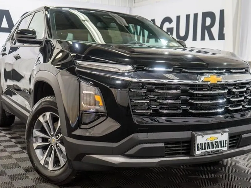 2026 Chevrolet Equinox LT photo 1