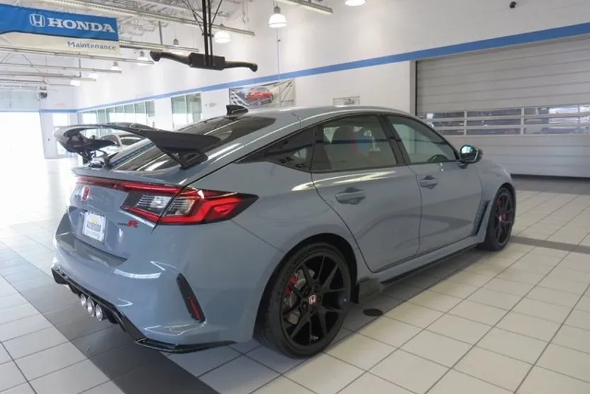 2025 Honda Civic Type R photo 1