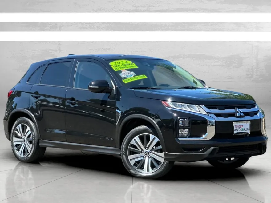 2024 Mitsubishi Outlander Sport SE photo 1